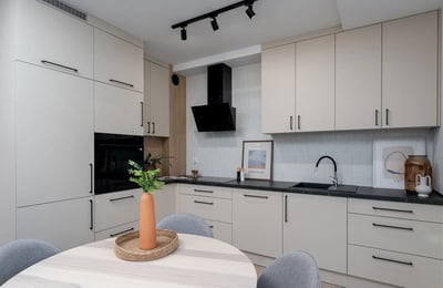 Miete einer stilvollen 4-Zimmer-Wohnung, 77 m², Stadtteil Bronowice, Krakau, Polen